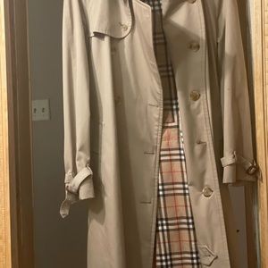 Burberry Men trench coat